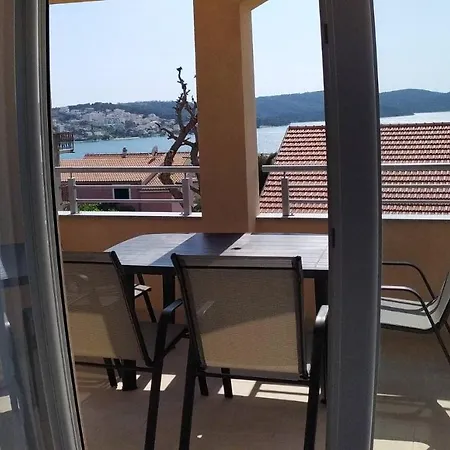 Apartamento Immaculate 2-bed In Okrug Gornji *
